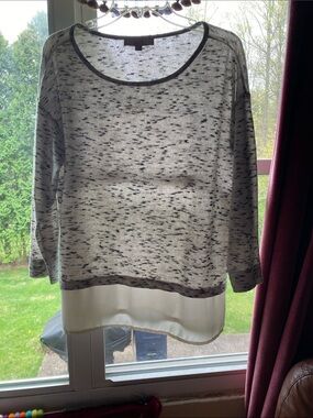 LOFT Gray Speckled Knit Top with White Chiffon Hem